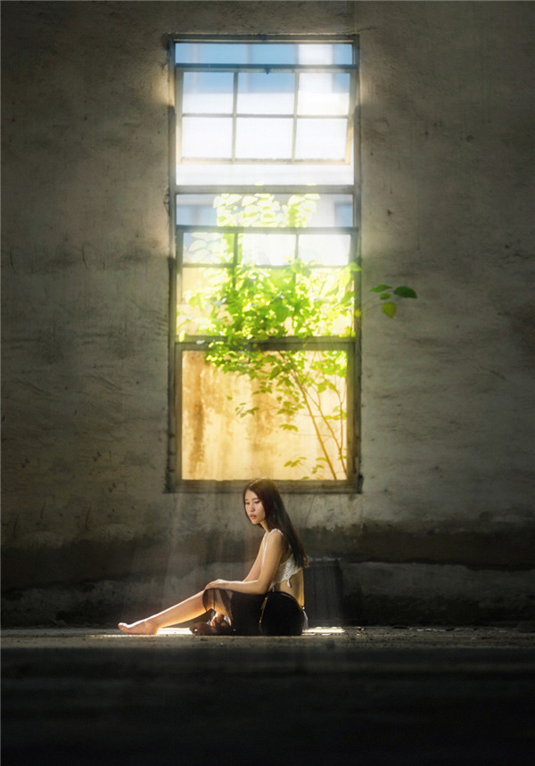 Photoshop調(diào)出外景夢幻柔光人像結果,破洛洛